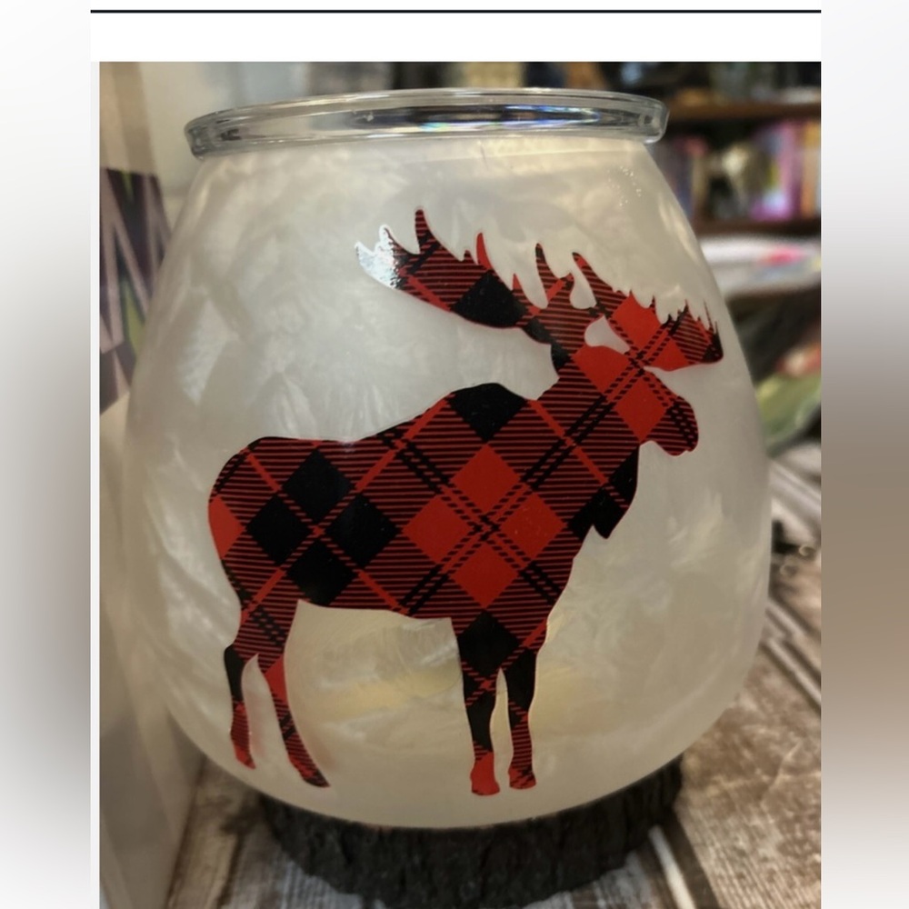 Scentsy new warmer with box, never used, Christmas plaid - Picture 2 of 4